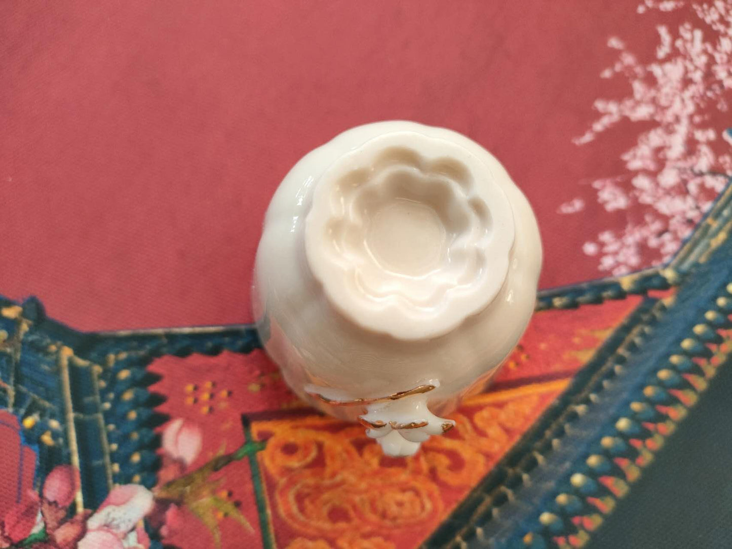 Sunflower Style Cup With Golden Plum Blossom